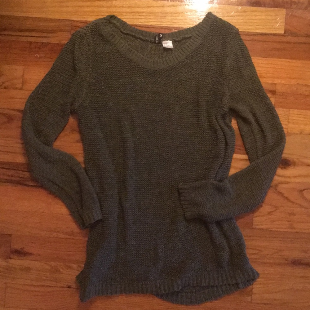 🦄 3/$15 SALE- Slouchy Olive Sweater